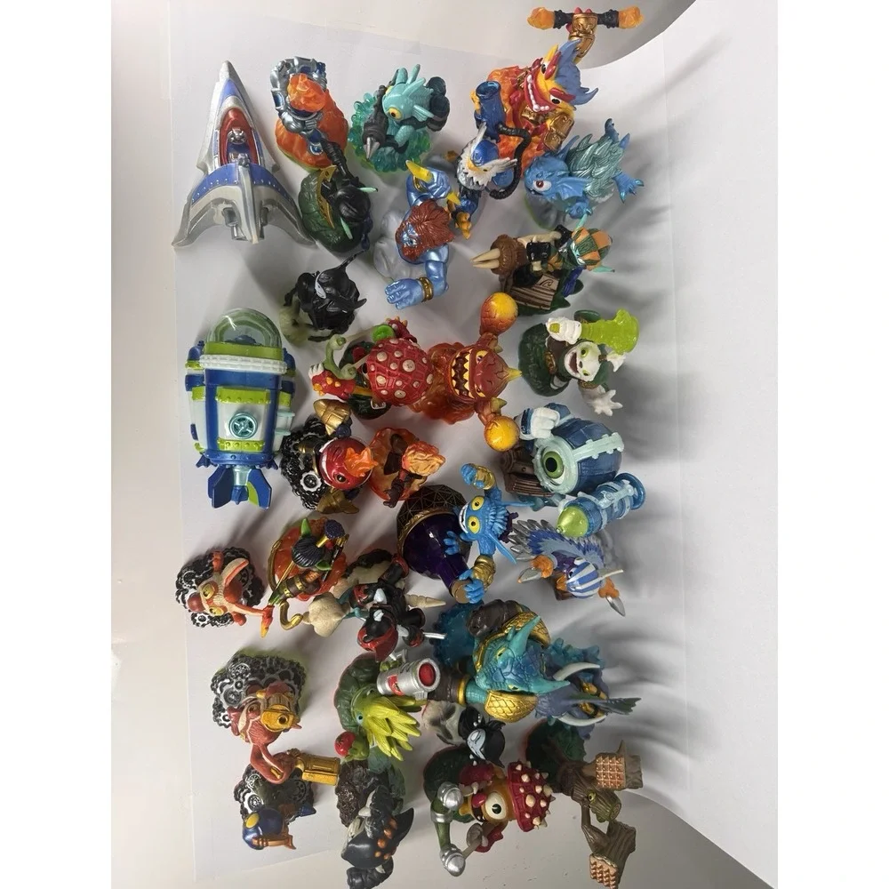 31 Miscellaneous SKYLANDERS, SWAPFORCE,GIANTS,SURPERCHARGED,ETC.